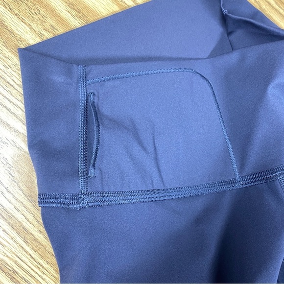 Everlane Perform Biker Short Womens Size S Purple Dark Plum Athletic - Picture 4 of 6